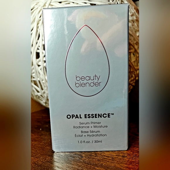 5/75$ BEAUTY BLENDER OPAL ESSENCE PRIMER - Picture 2 of 15